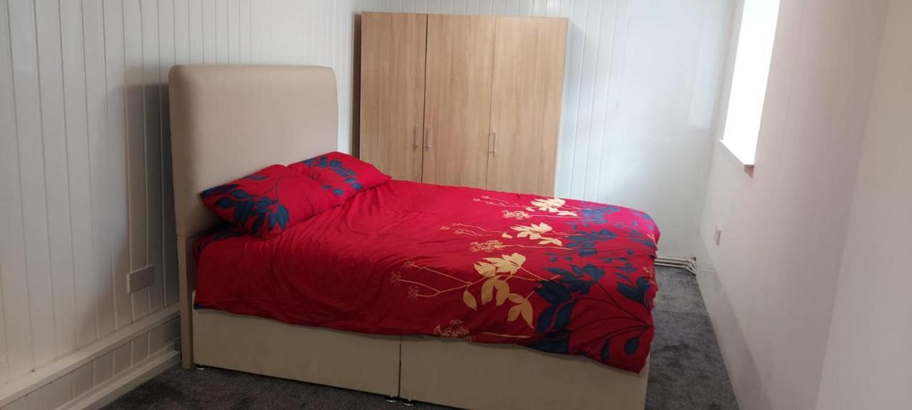 Lovely 3-Bed Apartment In Parkgate 罗瑟勒姆 外观 照片